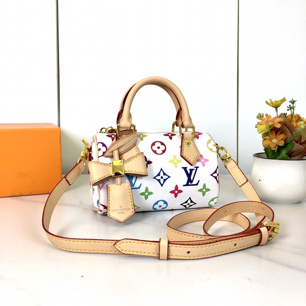 ルイヴィトンバッグ背面デザイン